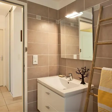 Cardellina Lieu Ideal Au Calme Plage Centre Ville A 700 M Jardin Privatif Apartment *