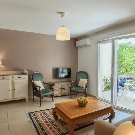 Lägenhet Cardellina Lieu Ideal Au Calme Plage Centre Ville A 700 M Jardin Privatif